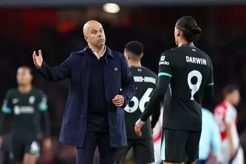  سلوت يعطي الضوء الأخضر لرحيل نونيز